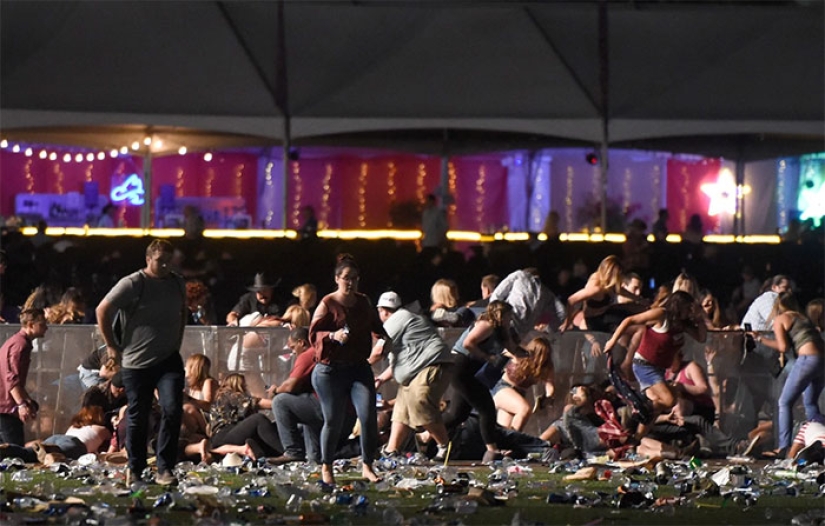 "He overshadowed Mom": stories of people who behaved heroically during the Las Vegas shooting "He overshadowed Mom": stories of people who behaved heroically during the Las Vegas shooting