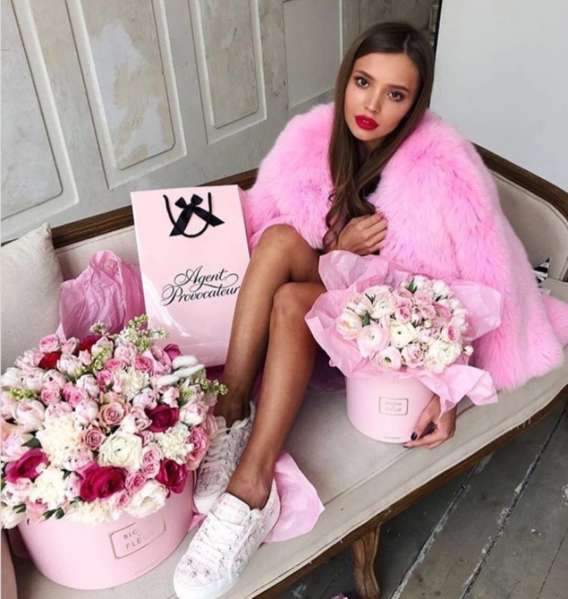 Heart of pure gold: what do the richest and most glamorous give for Valentine's Day