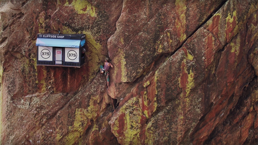 "Hello, do you have oxygen?" In the USA, a shop for climbers has opened on a sheer cliff