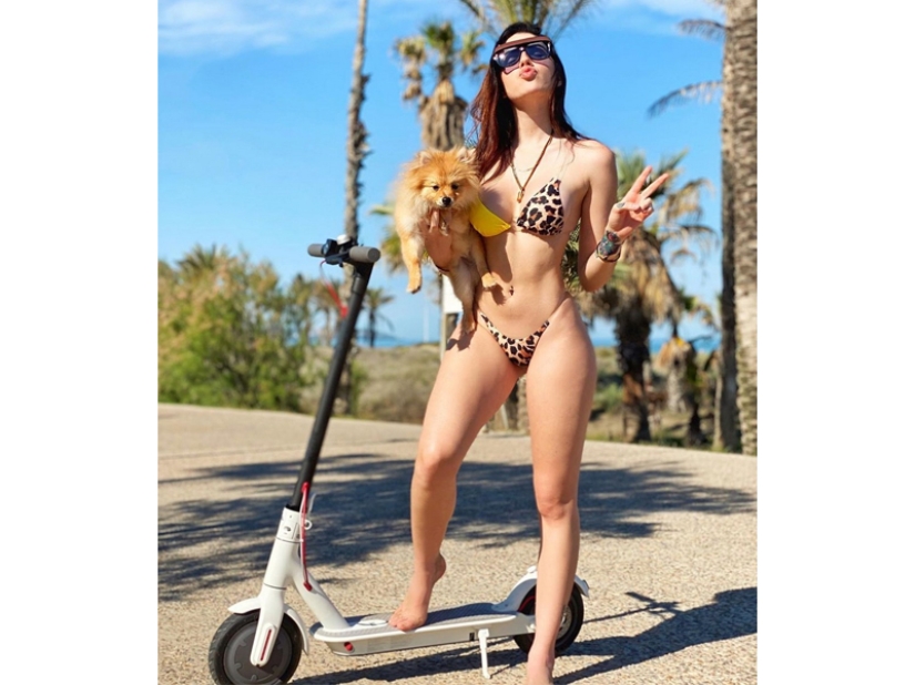 Hermosas chicas y sus amigos de cuatro patas: 25 fotos Hermosas chicas y sus amigos de cuatro patas: 25 fotos