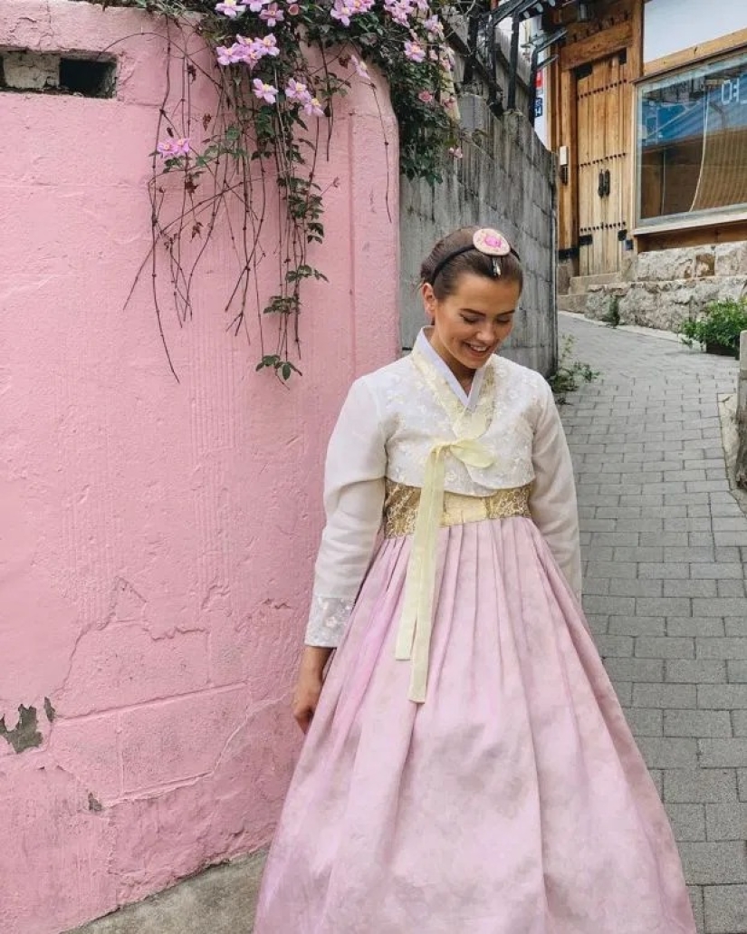 High-flying bird: flight attendant became an Instagram star and quit her job at the airline