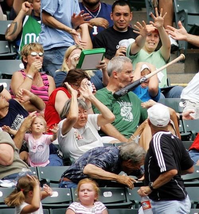 Hilarious Sports Pics That Were Taken At Just The Right Moment