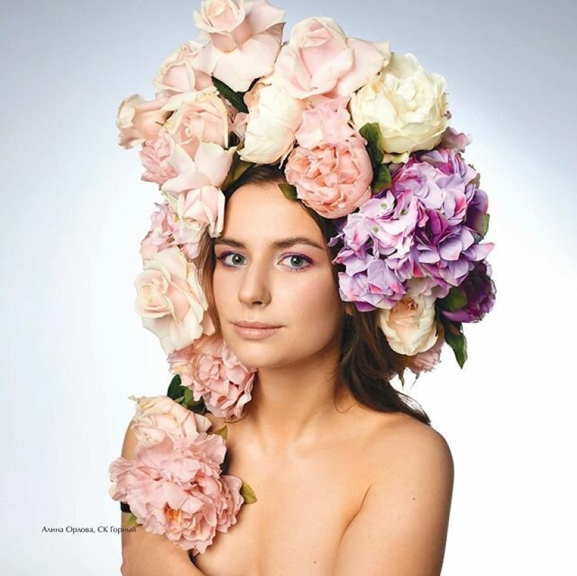 Hockey, tenderness and thousands of colors: a calendar with girls from the Russian women's Hockey League Hockey, tenderness and thousands of colors: a calendar with girls from the Russian women's Hockey League