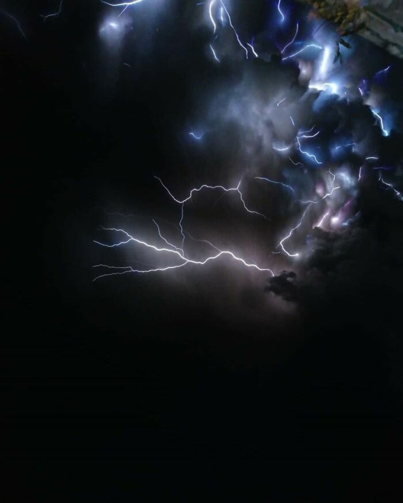 Horror, miedo y belleza: todo el poder del volcán Taal en fotos