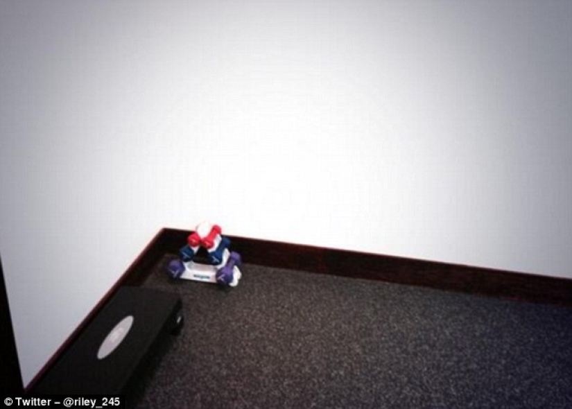 Hotel of Broken Hearts: tourists share photos of how their hotels screwed up Hotel of Broken Hearts: tourists share photos of how their hotels screwed up