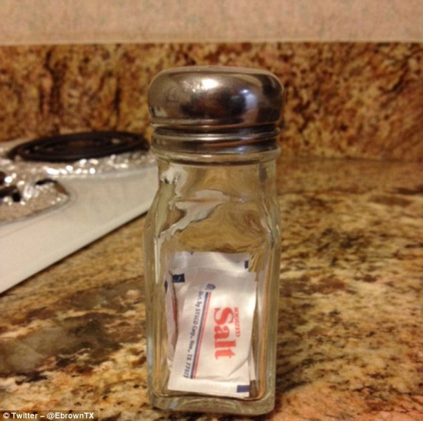 Hotel of Broken Hearts: tourists share photos of how their hotels screwed up Hotel of Broken Hearts: tourists share photos of how their hotels screwed up