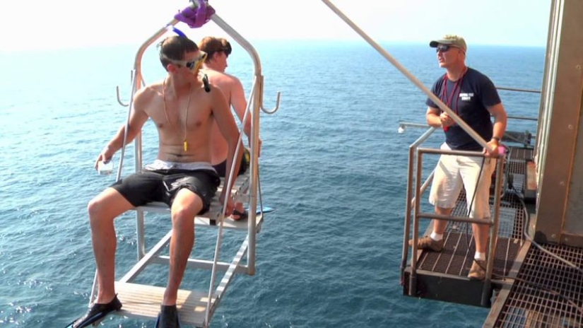 "Hotel on stilts": the most dangerous hotel in the world is waiting for rich connoisseurs of the exotic