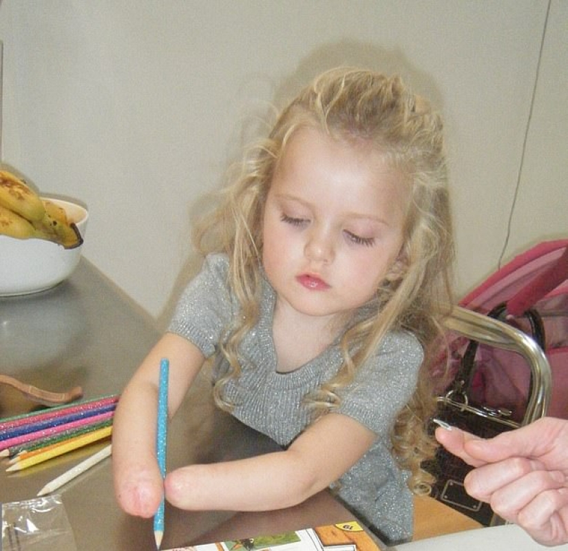 How a 13-year-old girl with bionic prostheses instead of hands became a professional makeup artist