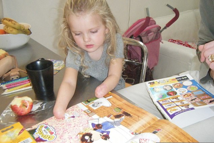 How a 13-year-old girl with bionic prostheses instead of hands became a professional makeup artist