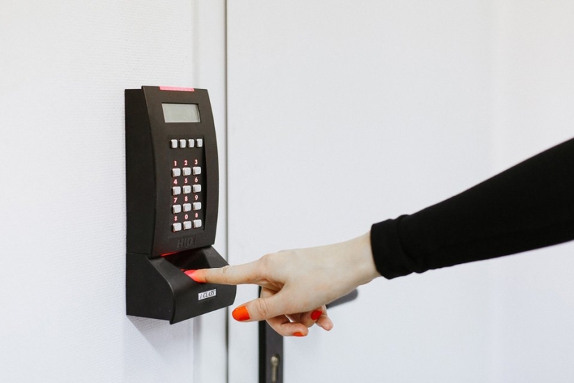 How bank cards are made