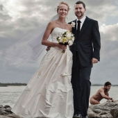 How children, animals and guests spoil wedding photos