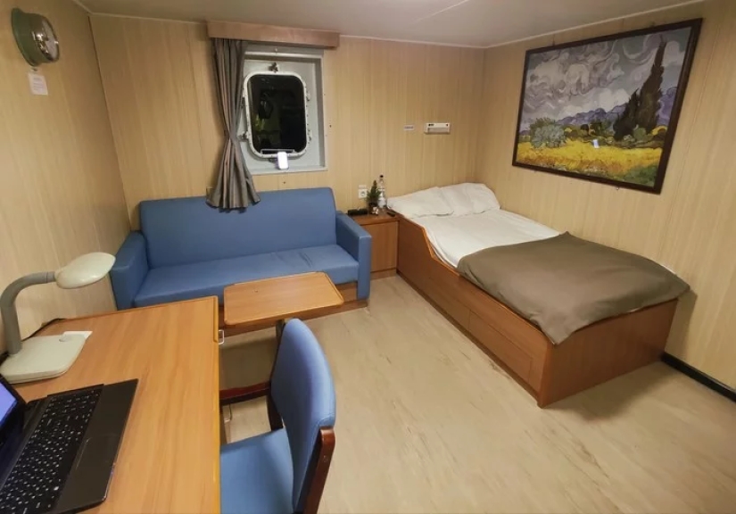 How do sailors live on a ship today How do sailors live on a ship today