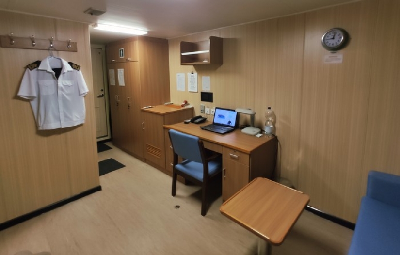 How do sailors live on a ship today How do sailors live on a ship today