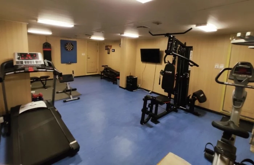 How do sailors live on a ship today How do sailors live on a ship today