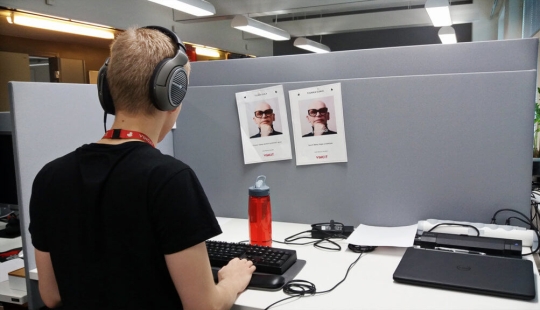 How does the work of a blind programmer from Finland work?