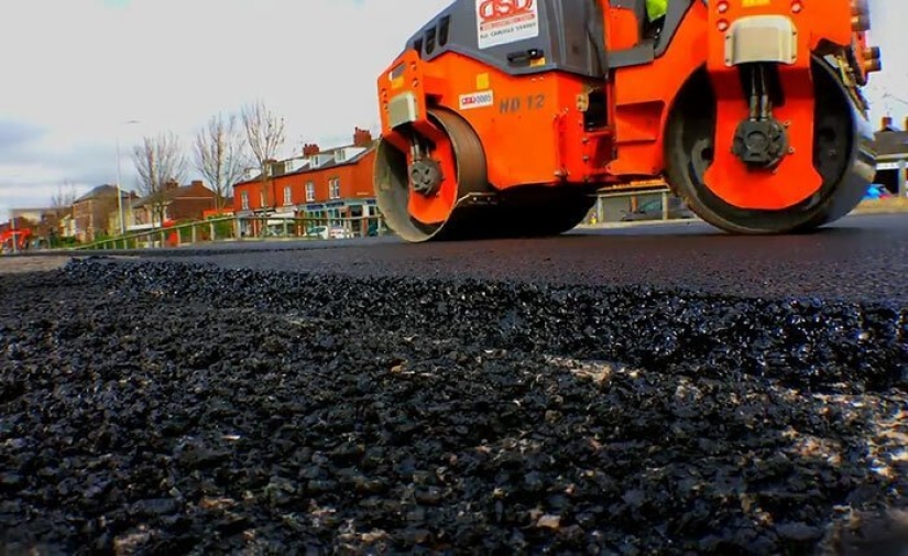 How in Britain garbage from plastic bottles is turned into super-strong roads