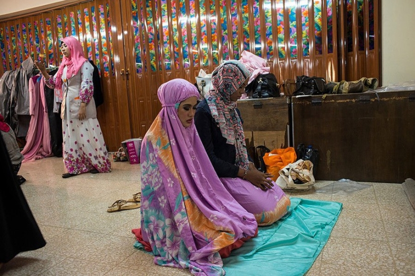 How is the beauty contest among Muslim women