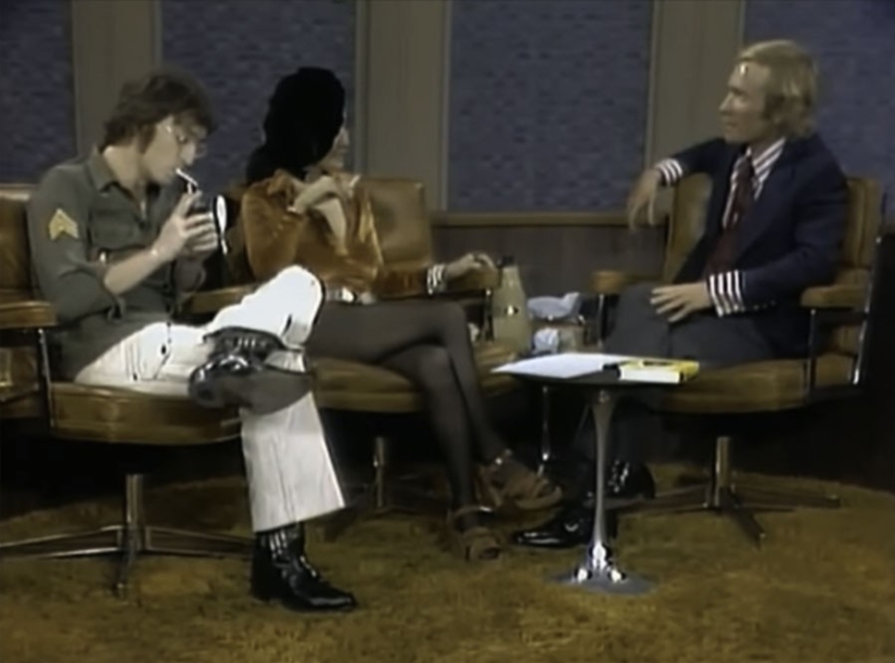 How John Lennon starred in the "Forrest Gump" scene 14 years after his death