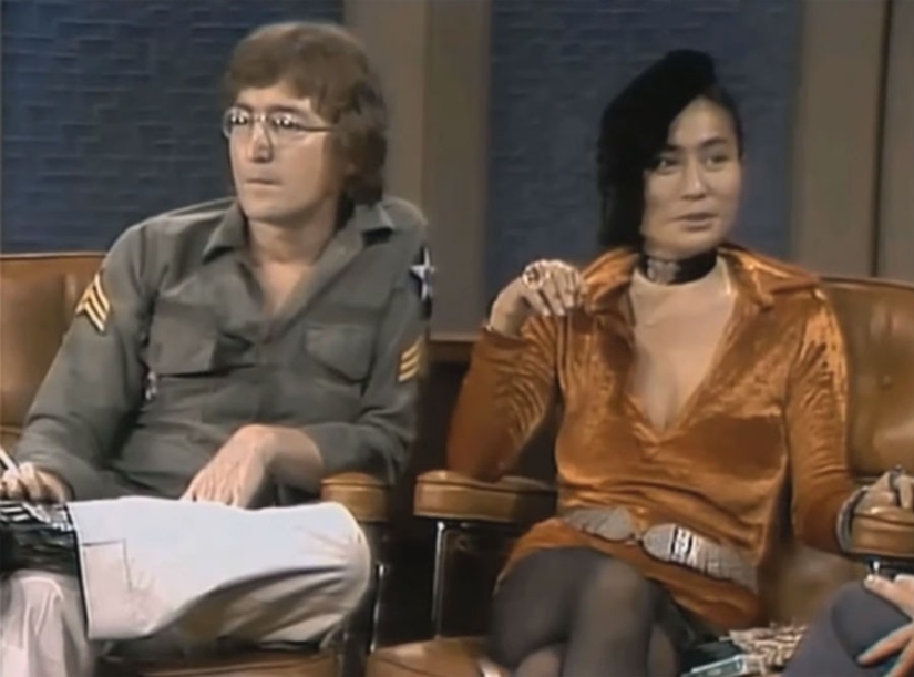 How John Lennon starred in the "Forrest Gump" scene 14 years after his death