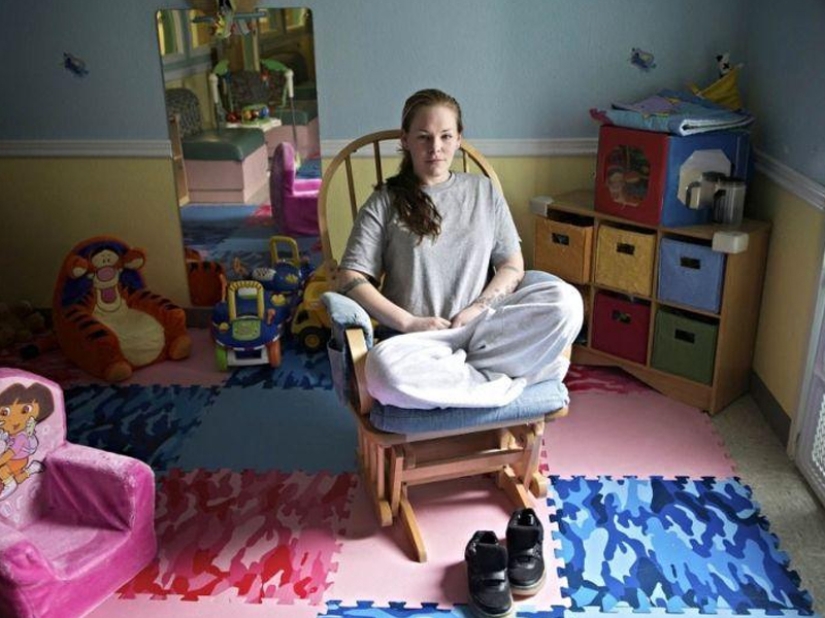How newborn children of prisoners in the USA and Russia live