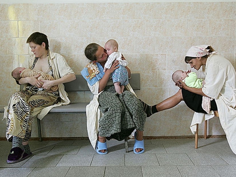 How newborn children of prisoners in the USA and Russia live