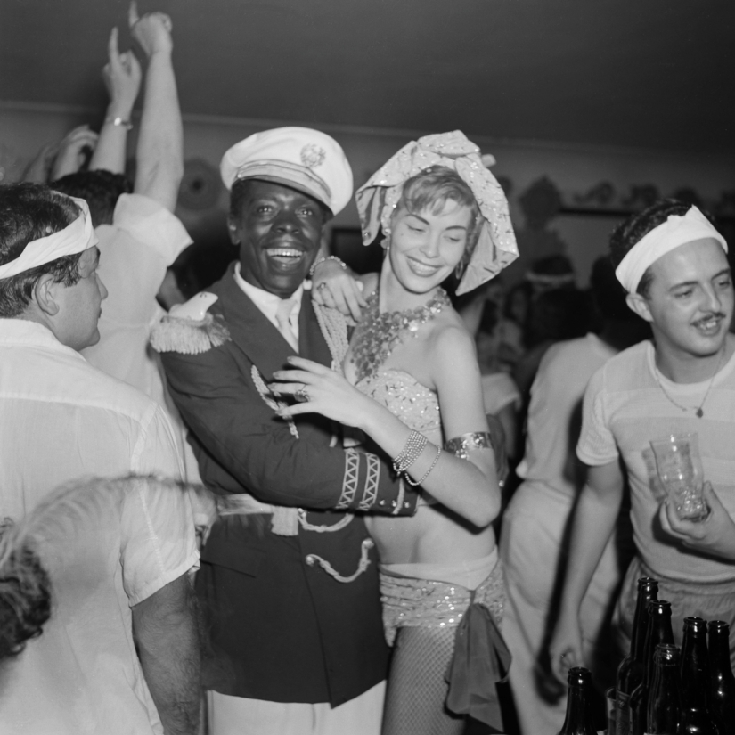 How our grandmothers had fun in 1953 How our grandmothers had fun in 1953