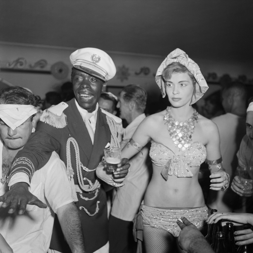 How our grandmothers had fun in 1953 How our grandmothers had fun in 1953