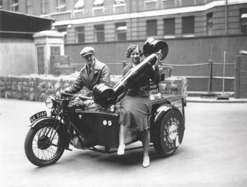 How people waited for mobile phones: 18 photos from the past