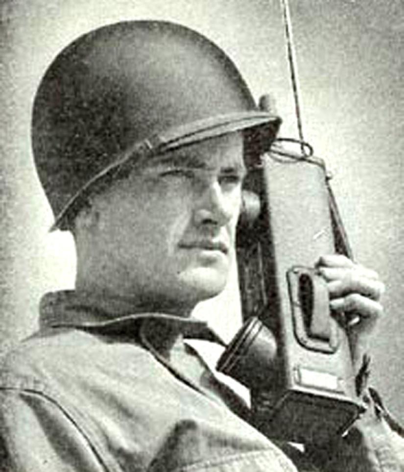 How people waited for mobile phones: 18 photos from the past