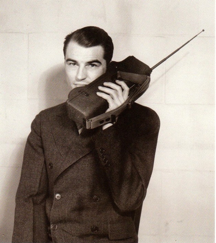 How people waited for mobile phones: 18 photos from the past