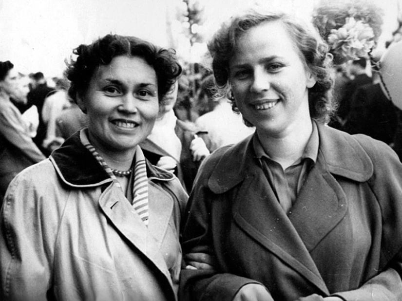 How the appearance of Russian women changed in the 20th century How the appearance of Russian women changed in the 20th century