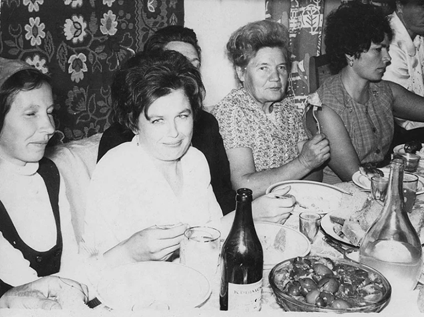 How the appearance of Russian women changed in the 20th century How the appearance of Russian women changed in the 20th century