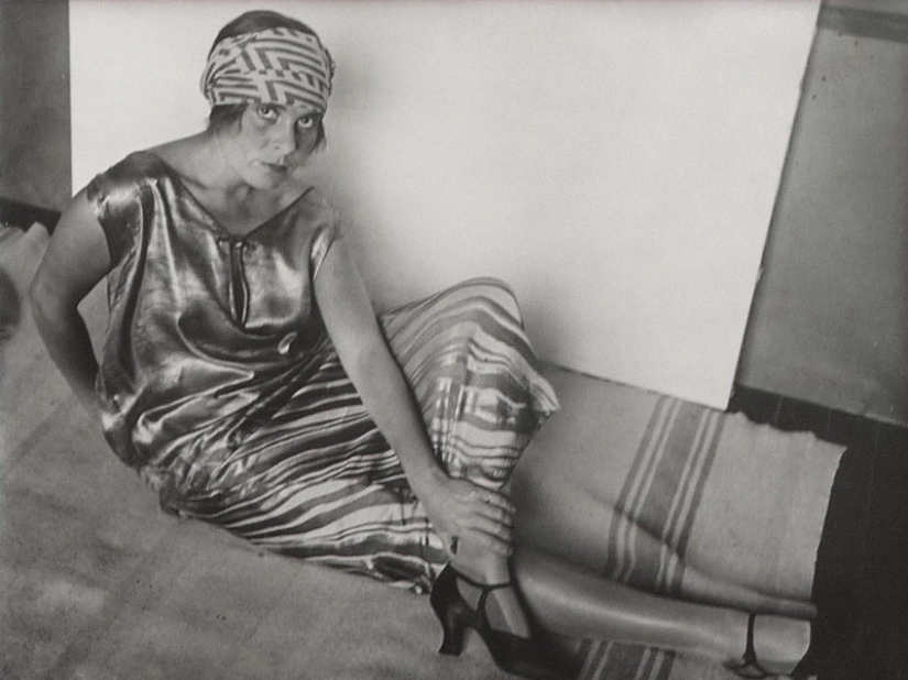 How the appearance of Russian women changed in the 20th century How the appearance of Russian women changed in the 20th century