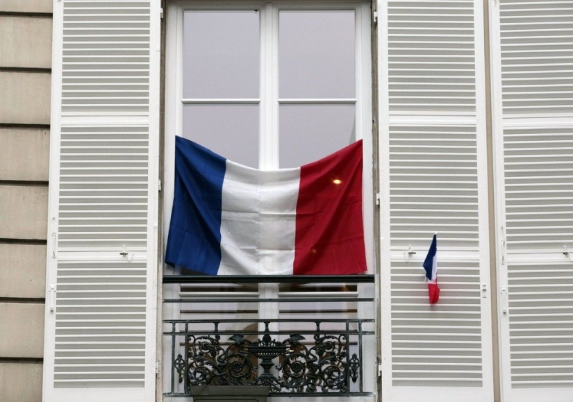 How the French honor the memory of the victims of terrorist attacks