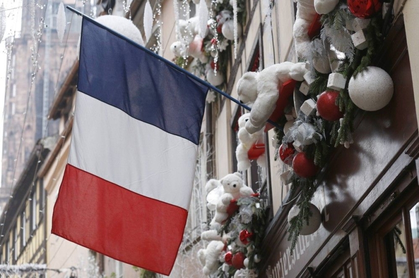 How the French honor the memory of the victims of terrorist attacks