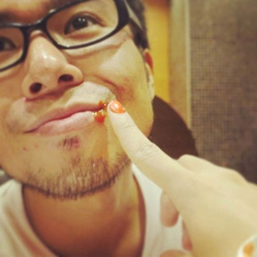 How to be photographed with a girlfriend if you... don't have a girlfriend