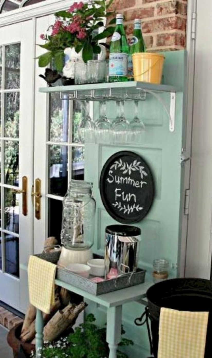 How to make a bar counter out of old things How to make a bar counter out of old things