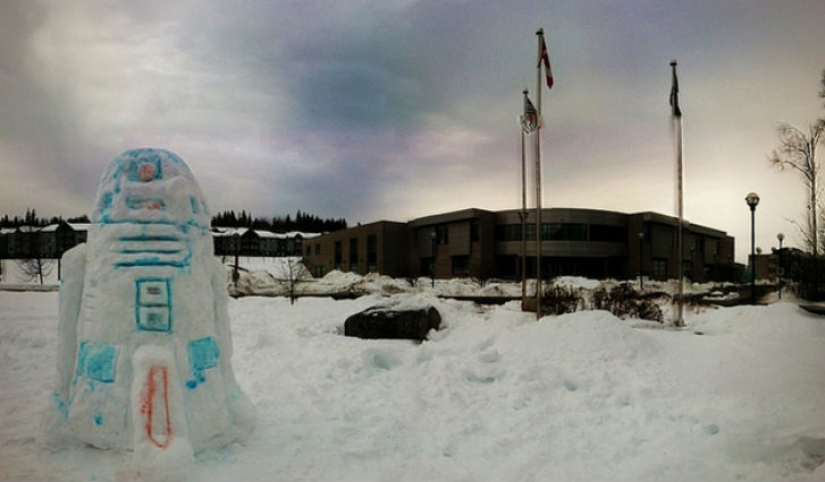 How to make the coolest snowman so that the whole street envies you