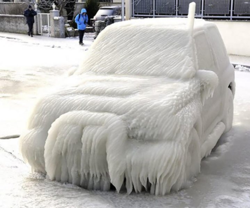 How winter turns cars into works of art