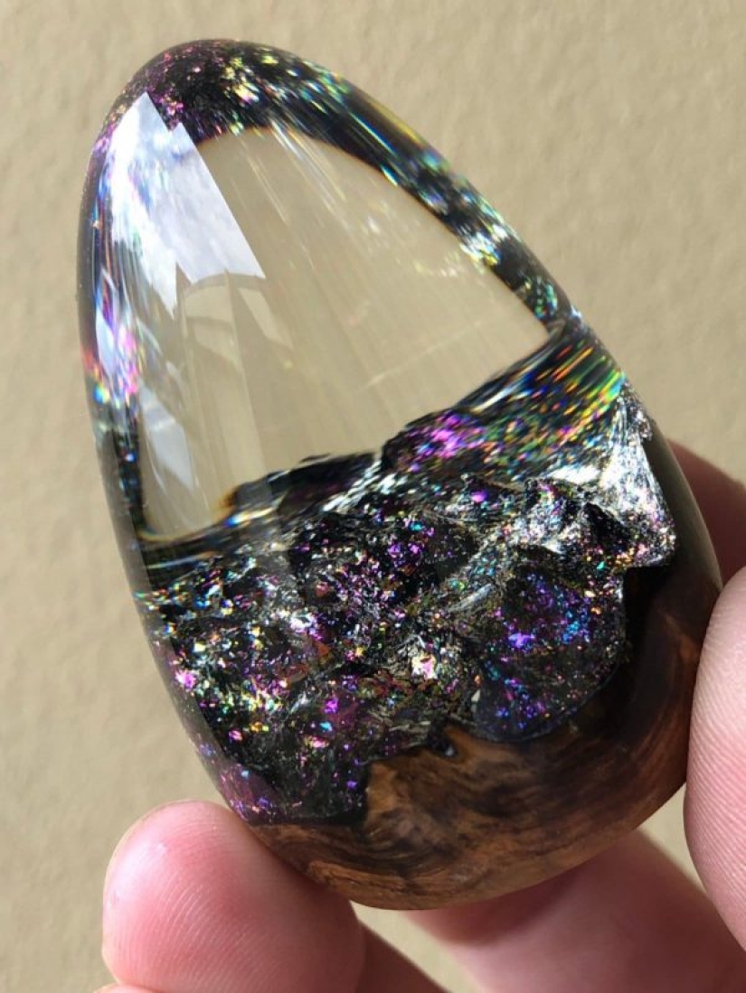 Huevos de dragón coloridos hechos de resina y madera por el artista australiano Ben Works Huevos de dragón coloridos hechos de resina y madera por el artista australiano Ben Works