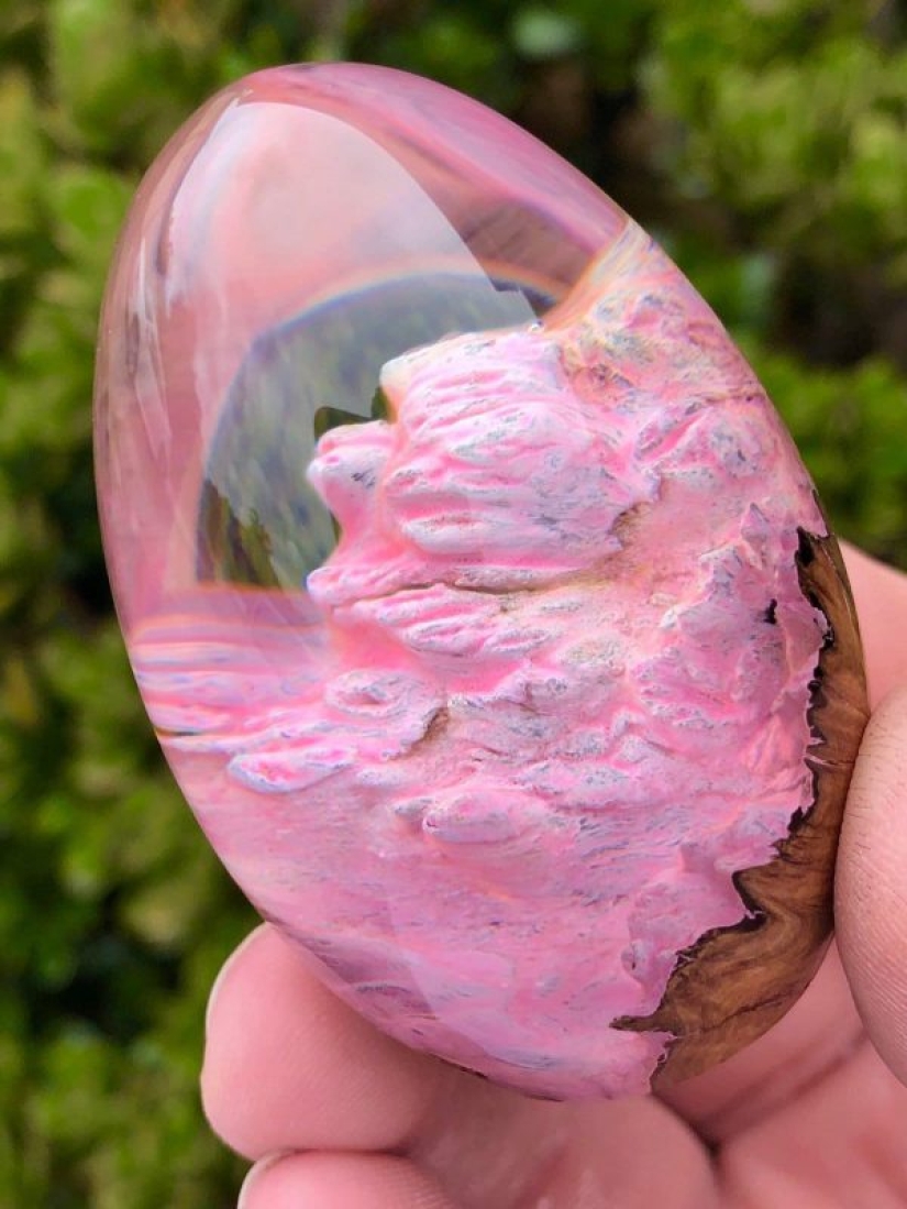 Huevos de dragón coloridos hechos de resina y madera por el artista australiano Ben Works Huevos de dragón coloridos hechos de resina y madera por el artista australiano Ben Works