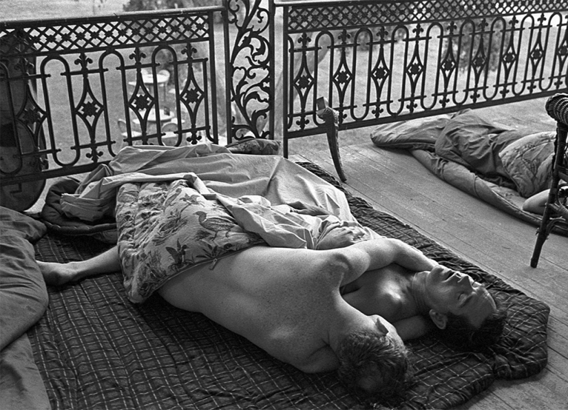 Humpback weekend: retro photos of bikers of non-traditional sexual orientation