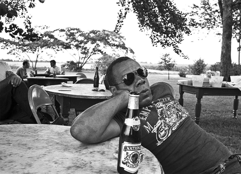 Humpback weekend: retro photos of bikers of non-traditional sexual orientation