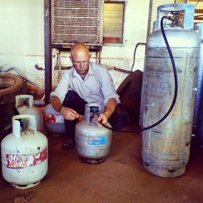 "I give a voice to those who usually don't have one, and this is the most important thing": the difficult life of a homeless photographer with 16 years of experience