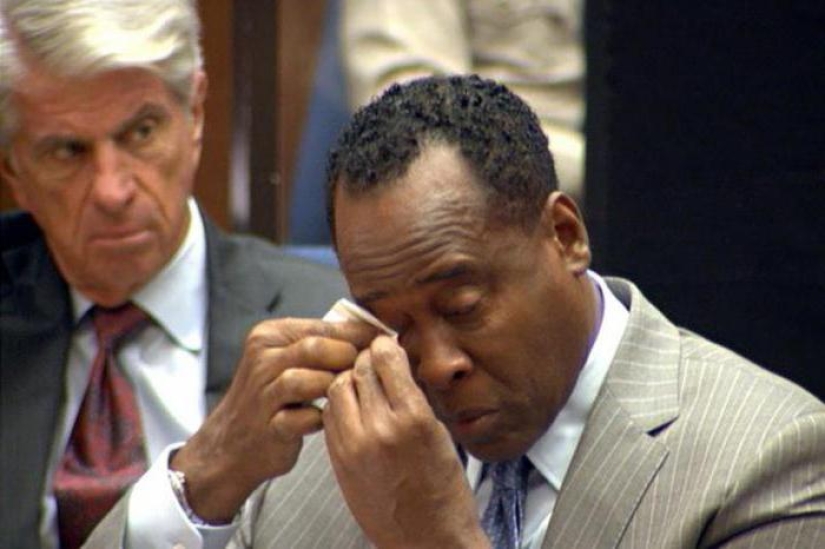 "I hope he atones for his sins in hell": doctor accused Michael Jackson's father of castration of his son