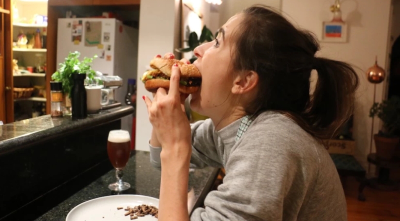 "I started hallucinating and thinking about death": An Australian journalist ate beetles for a week for the sake of an experiment