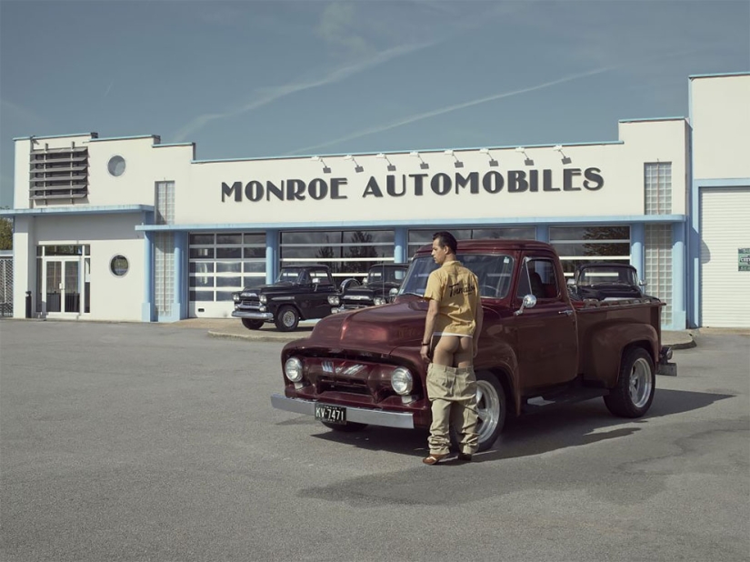 If you combine these photos, they will turn out to be extremely indecent If you combine these photos, they will turn out to be extremely indecent