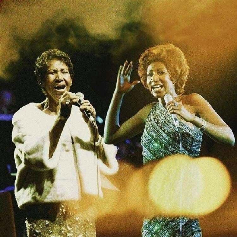 "If youth knew": celebrities in the company of young themselves