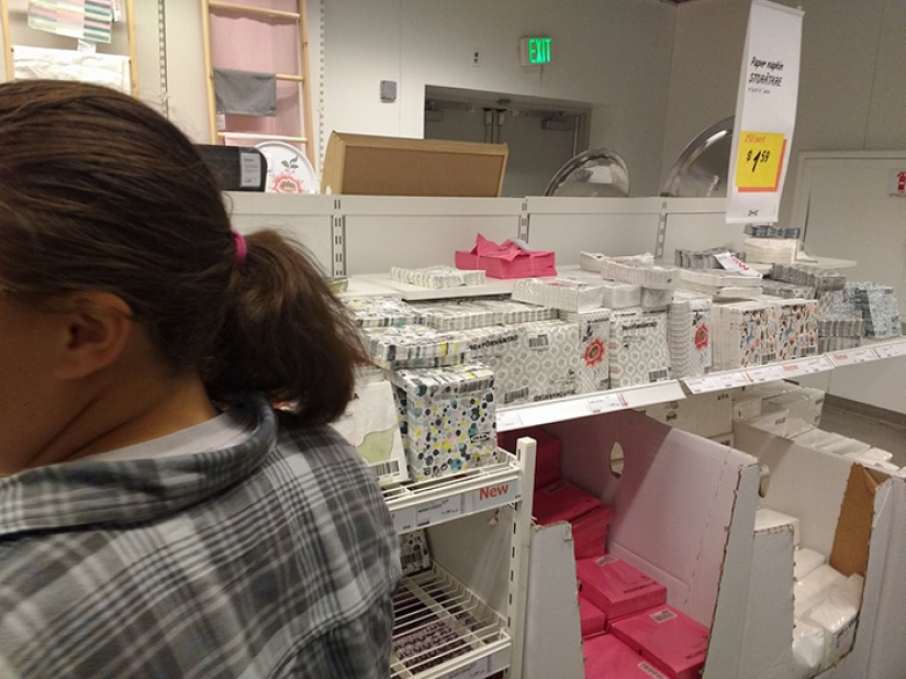 IKEA-Agujero Negro: el informe secreto de los hombres sobre cómo desaparece el tiempo IKEA-Agujero Negro: el informe secreto de los hombres sobre cómo desaparece el tiempo