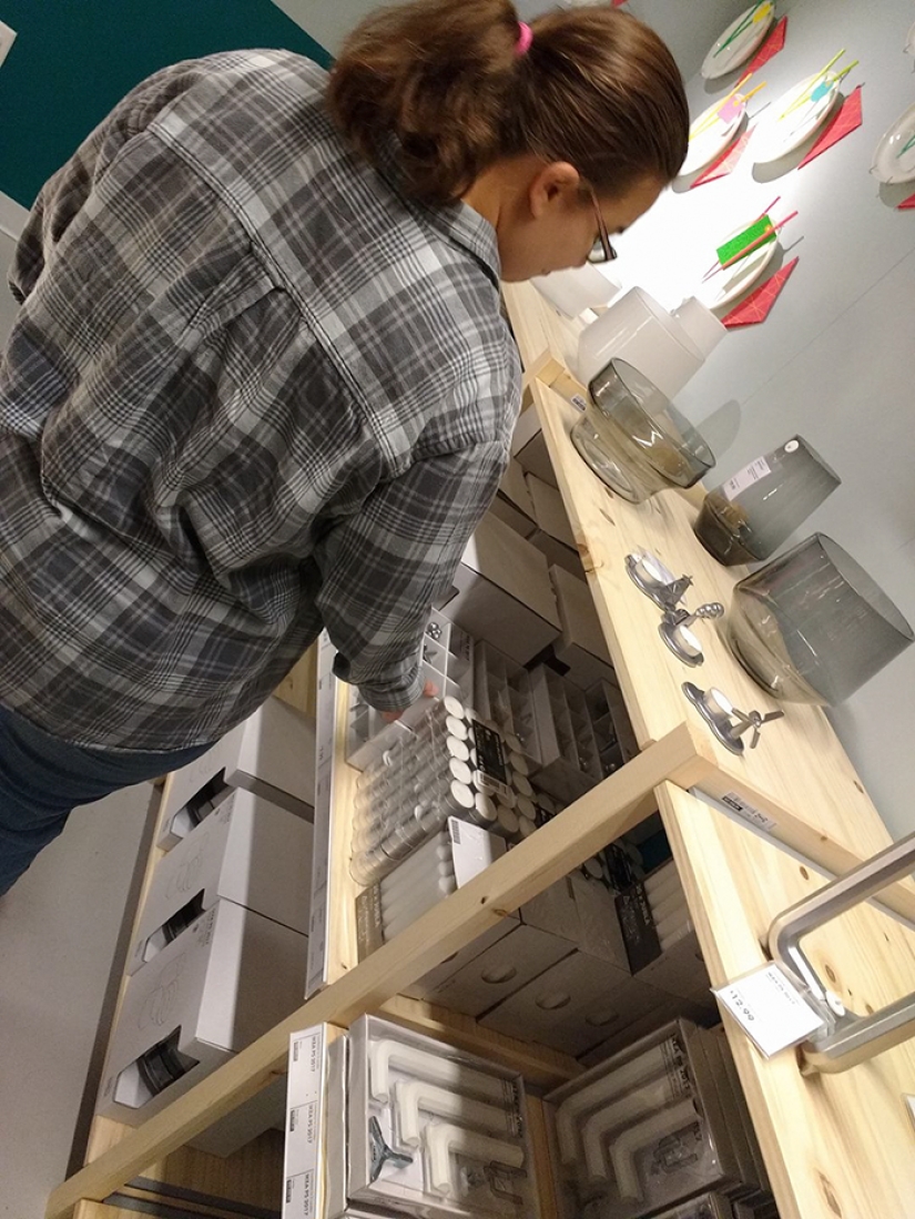 IKEA-Agujero Negro: el informe secreto de los hombres sobre cómo desaparece el tiempo IKEA-Agujero Negro: el informe secreto de los hombres sobre cómo desaparece el tiempo